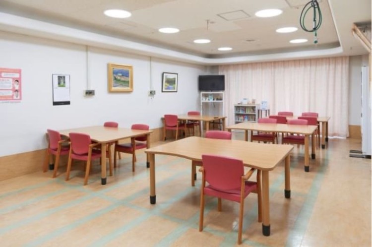 一般財団法人仁和会 仁和会総合病院のパート・アルバイト 看護助手 病院 急性期病棟 整形外科 眼科 放射線科 消化器内科 消化器外科 一般外科 一般内科 循環器内科 形成外科 リウマチ科 皮膚科 耳鼻咽喉科 その他の診療科目の求人情報イメージ4