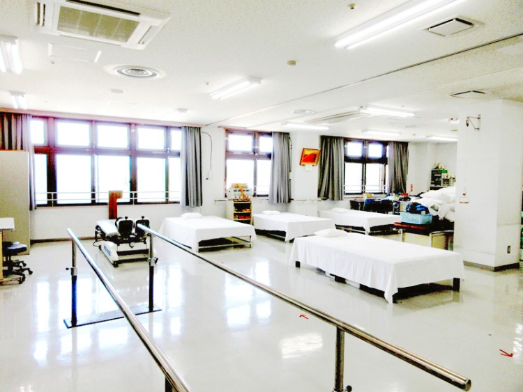 医療法人仁誠会 名嘉病院の正職員 看護助手 病院 整形外科 眼科 消化器内科 一般外科 一般内科 皮膚科 耳鼻咽喉科 その他の診療科目の求人情報イメージ4